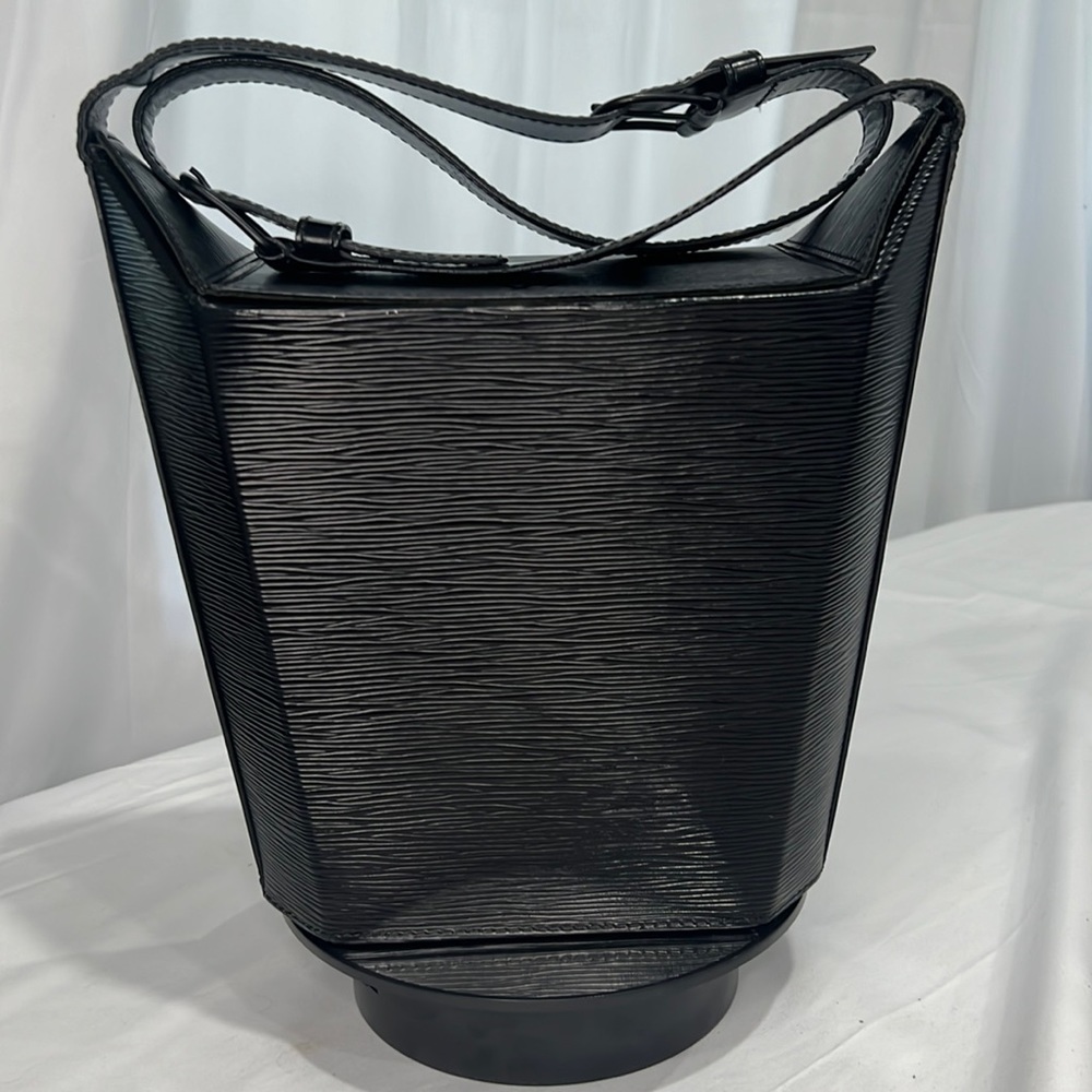 Authentic Louis Vuitton Black Epi Leather Sac Seau Shoulder Bag